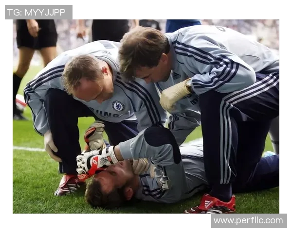 切赫头盔背后的坚韧精神与无畏领袖风范的深刻解读