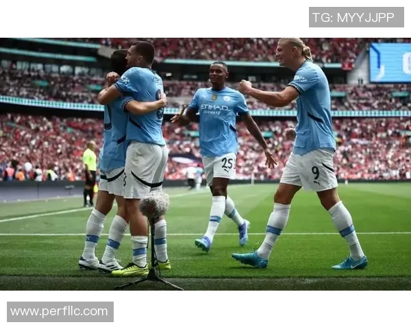 梅西激励阿圭罗表现,曼城击败切尔西夺得社区盾杯 梅西激励阿圭罗表现,曼城击败切尔西夺得社区盾杯