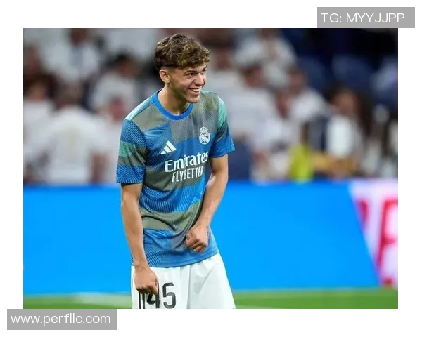 皇马宣布与年轻天才中场完成续约，将留队征战新赛季西甲